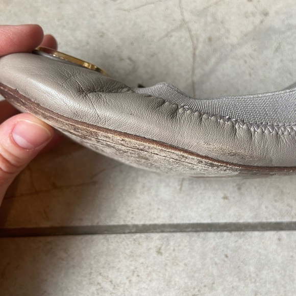 Tory Burch Caroline ballet flats! Size 7.5. Previously worn and loved! - Picture 8 of 10